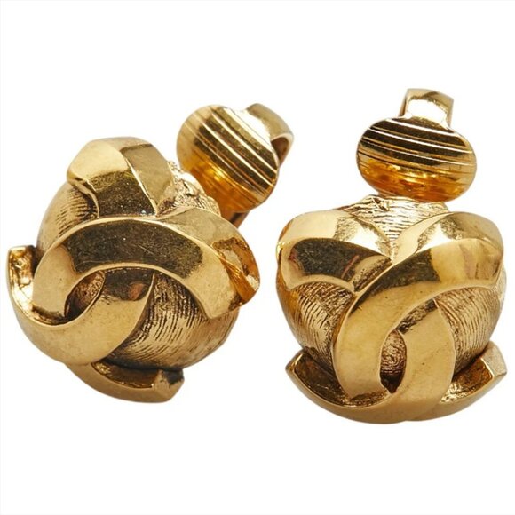 CHANEL CC Logos Vintage Clip-On Earrings Gold Tone Auth #1369 - Picture 1 of 5